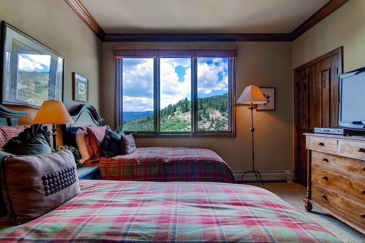 Room 16 of 210