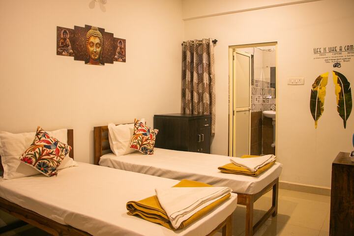 Room 7 of 27