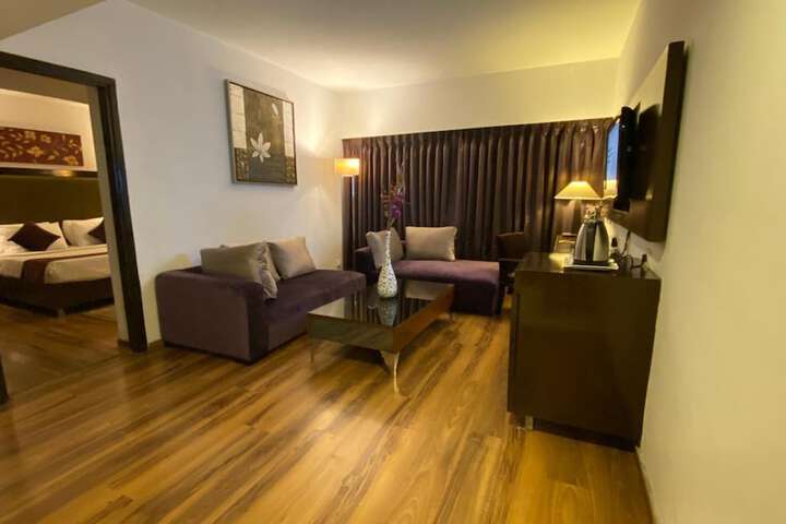 Room 30 of 59