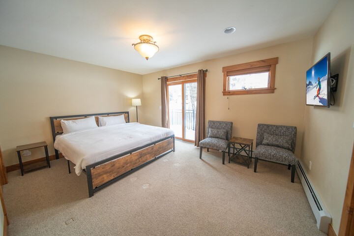Room 3 of 63