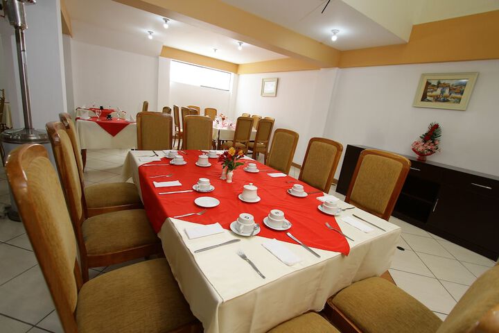 Breakfast/Coffee Service 30 of 33