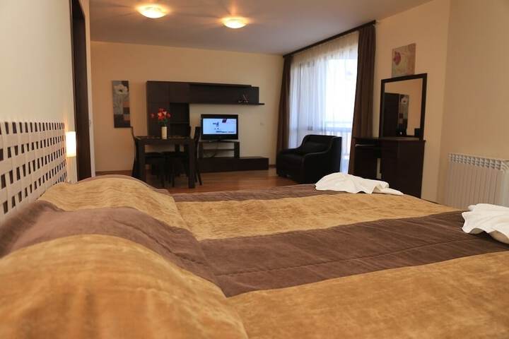 Room 28 of 68