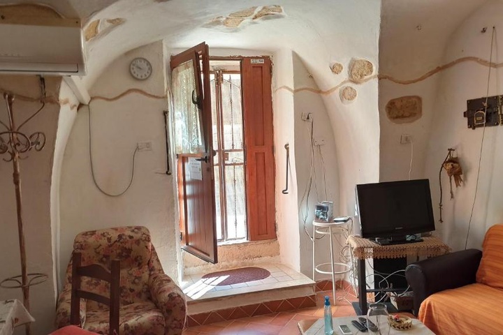 Room 4 of 4