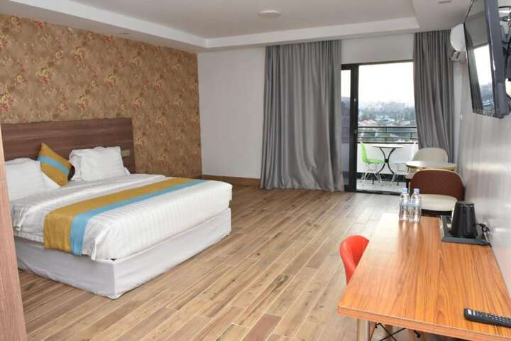 Room 9 of 23
