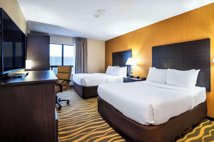 Standard Room, King or Two Doubles (5 of 7)
