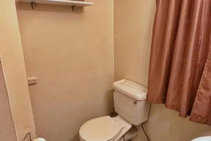 Room 6 of 11
