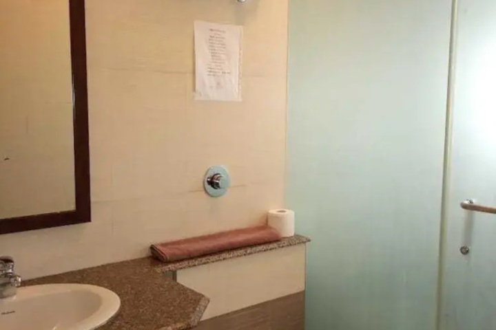 Room 7 of 41
