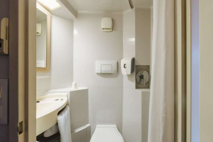 Room 21 of 44