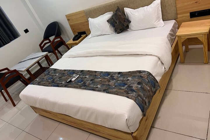 Room 11 of 50