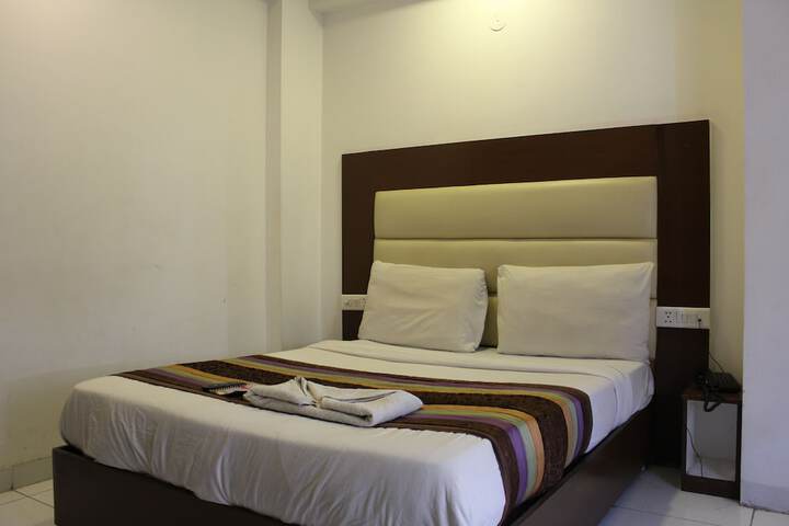 Room 3 of 21