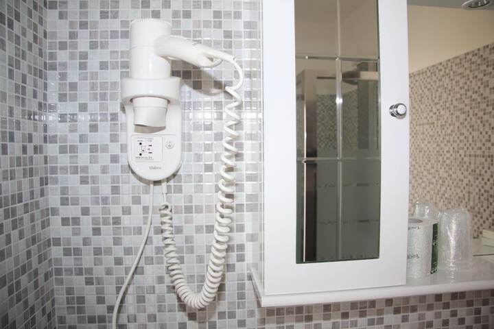 Room 28 of 51