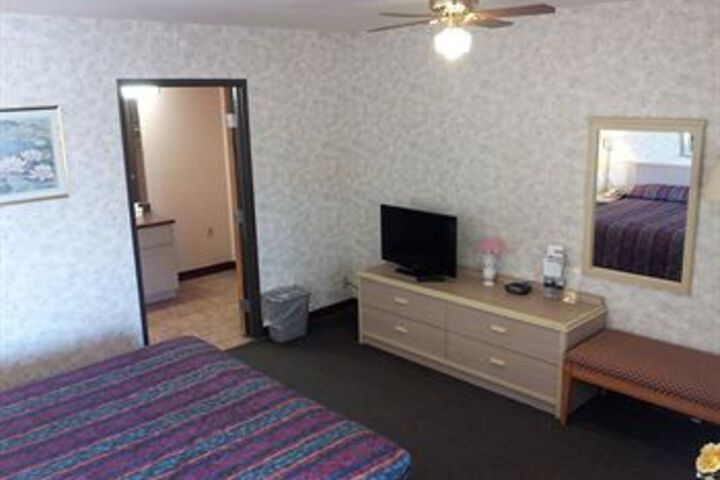 Room 10 of 27