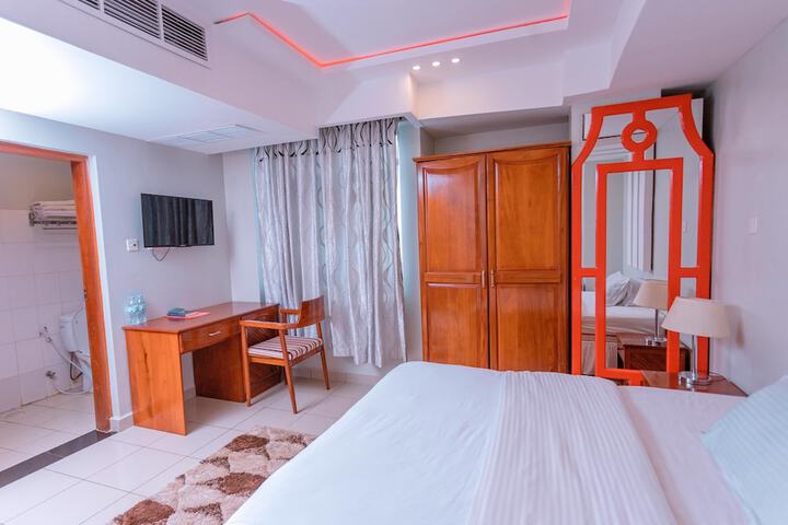 Room 3 of 46