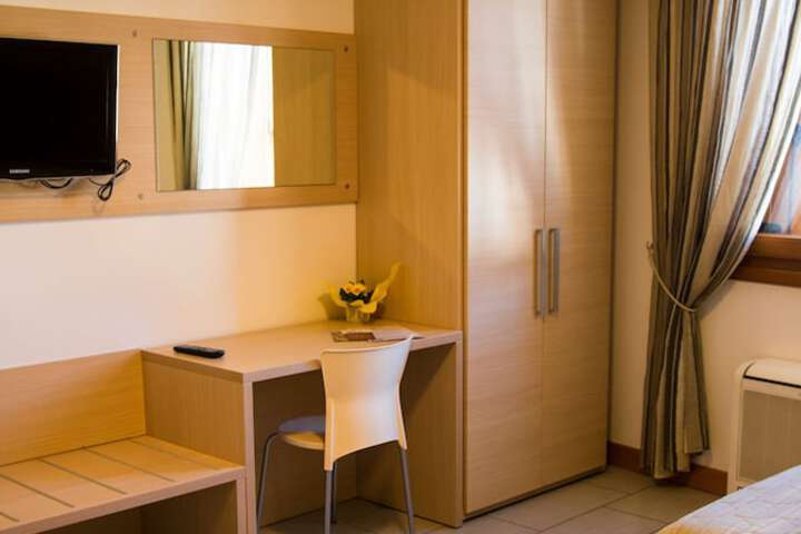 Room 14 of 79