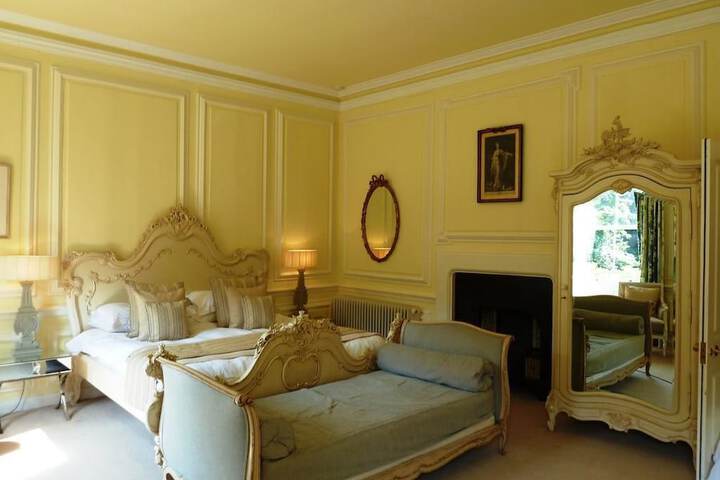 Room 20 of 117