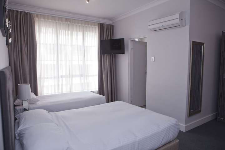 Room 6 of 60