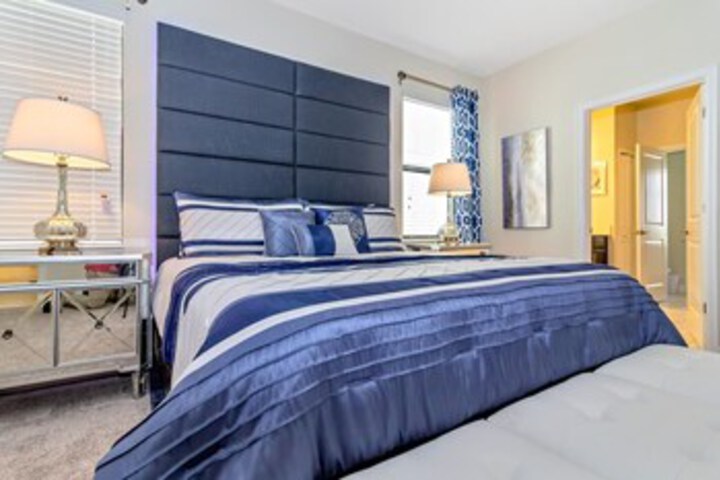 Room 40 of 53