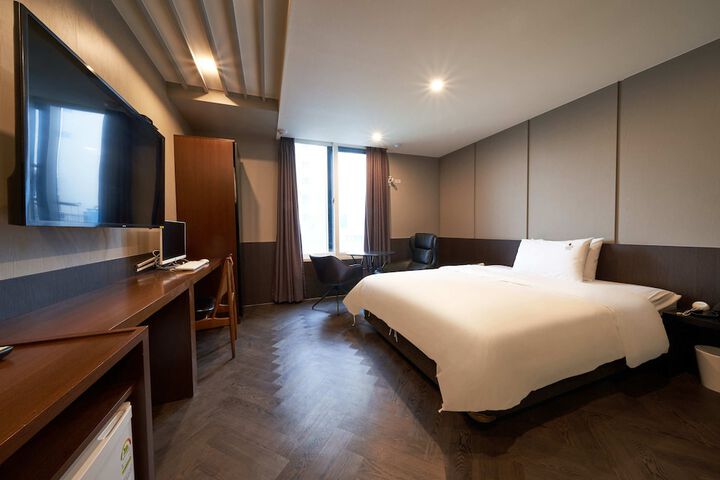 Room 63 of 87