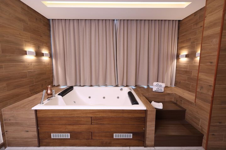 Room 45 of 105