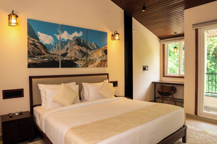 Room 9 of 28