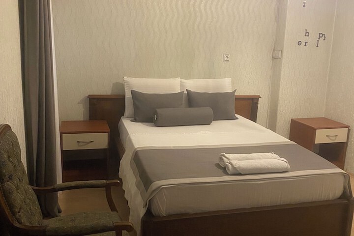 Room 30 of 80