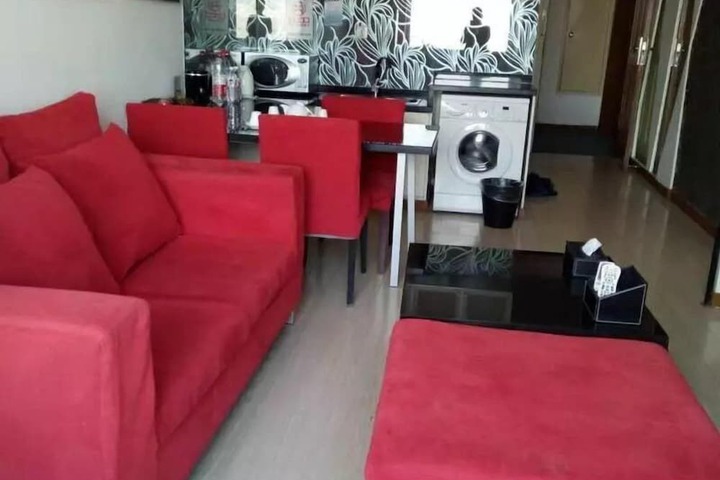 Room 10 of 43