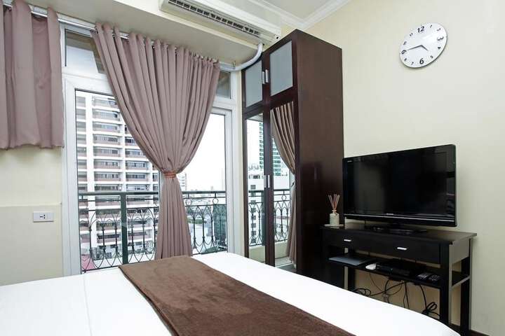 Room 8 of 52