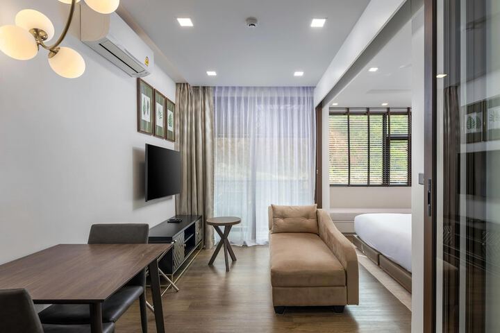 Room 34 of 151
