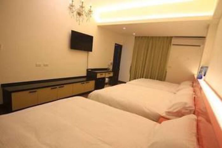 Room 15 of 26