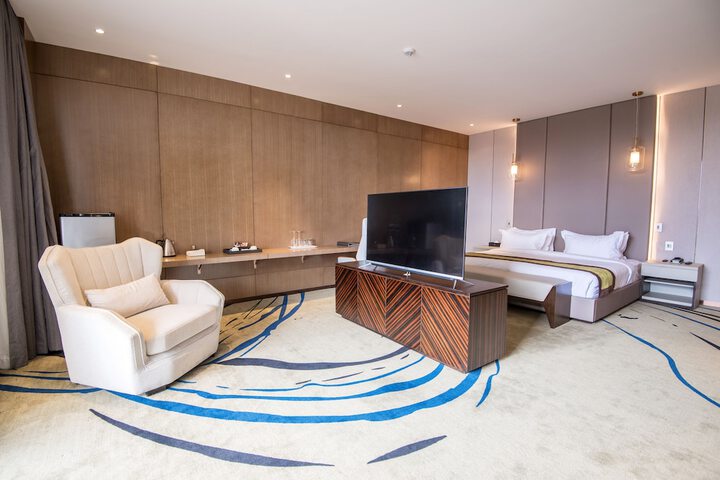Room 4 of 36