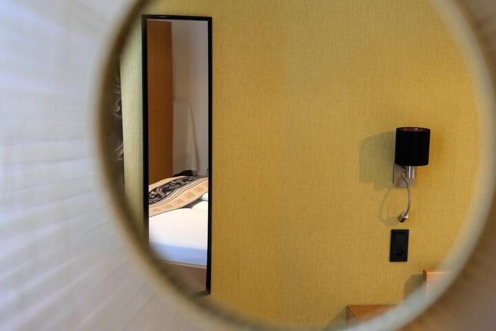 Room 21 of 43