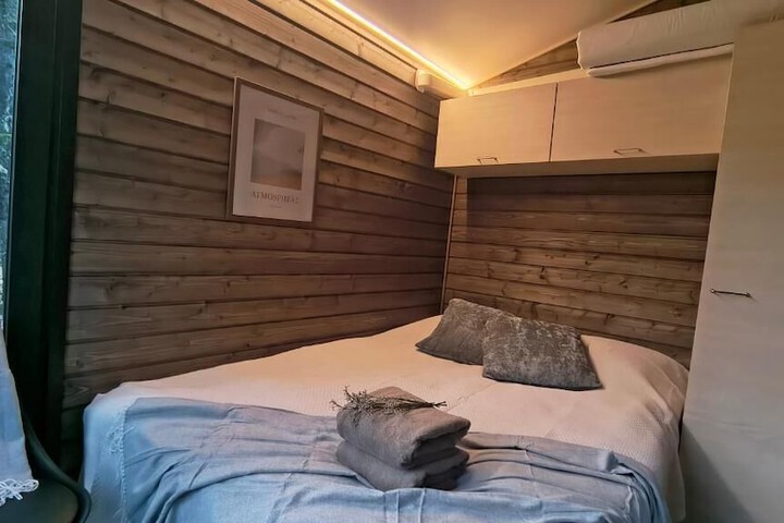 Room 18 of 256