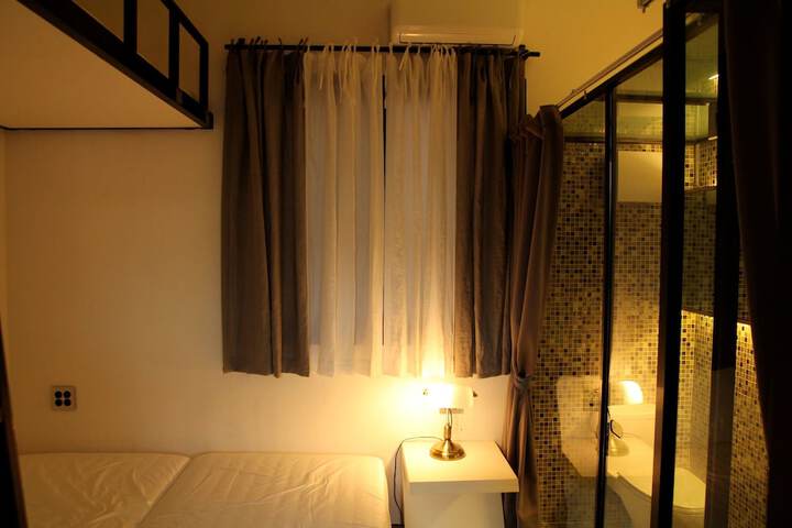 Room 14 of 258