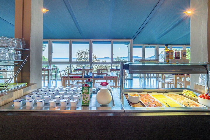 Dining 203 of 241