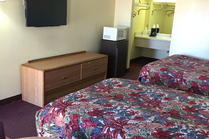 1 King Bed (9 of 9)