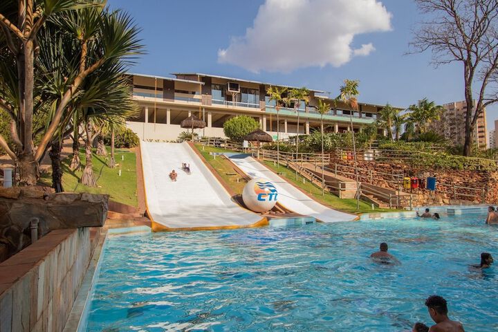 Pool 13 of 19