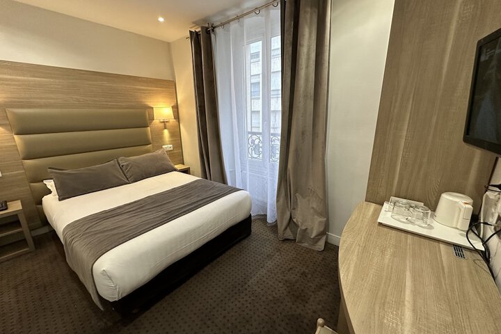 Room 10 of 21