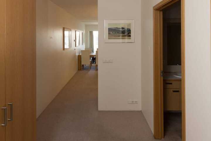 Room 50 of 76