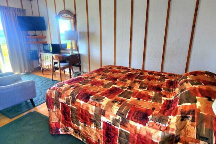 Room 2 of 11