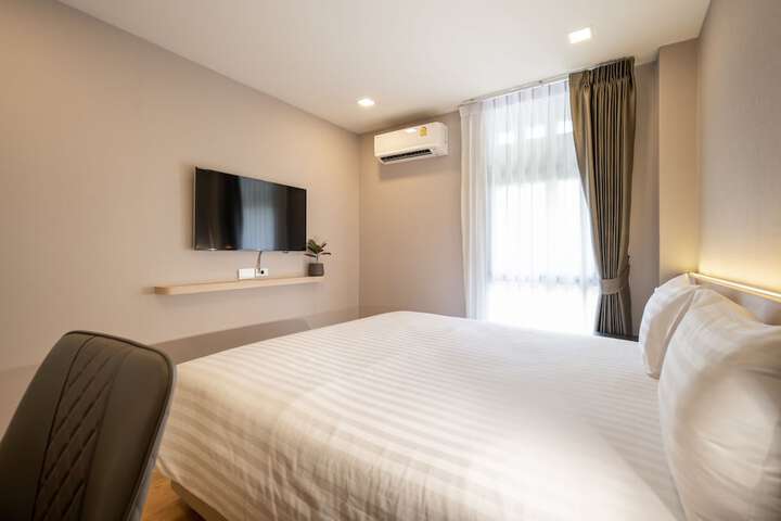 Room 28 of 40