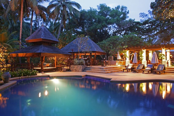 Hotel Pool