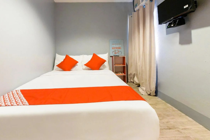 Room 3 of 12