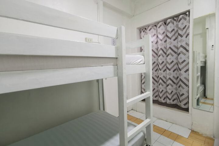 Room 11 of 52