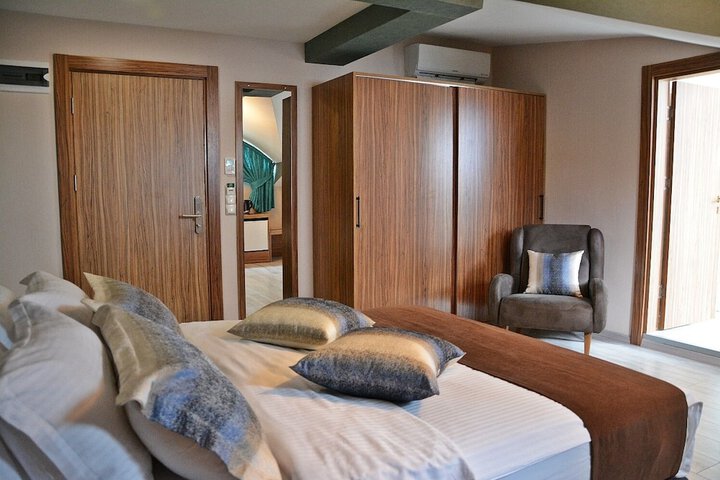 Room 21 of 40