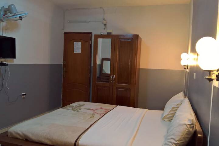 Room 34 of 67