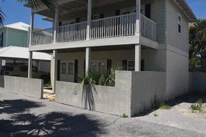 Seaview Cottages 6 Great Value Family Vacation Home and 2 Minute Walk