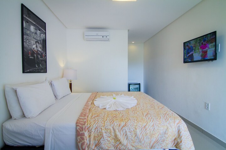 Room 17 of 33