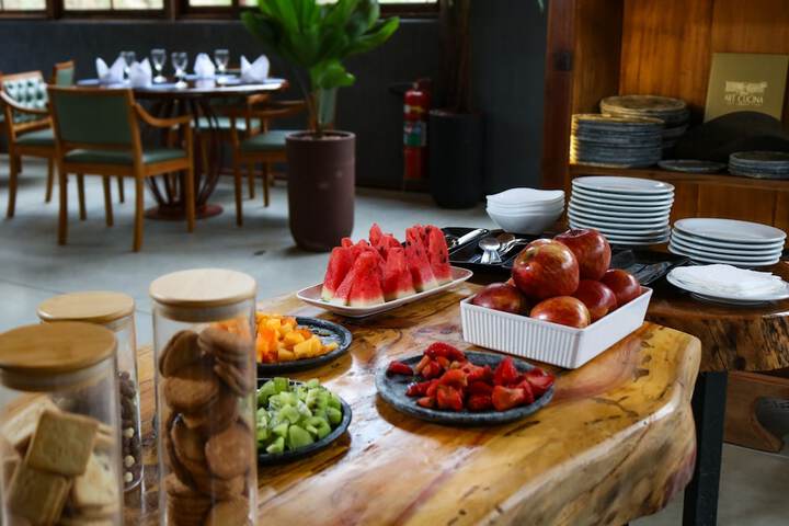 Breakfast/Coffee Service 107 of 133