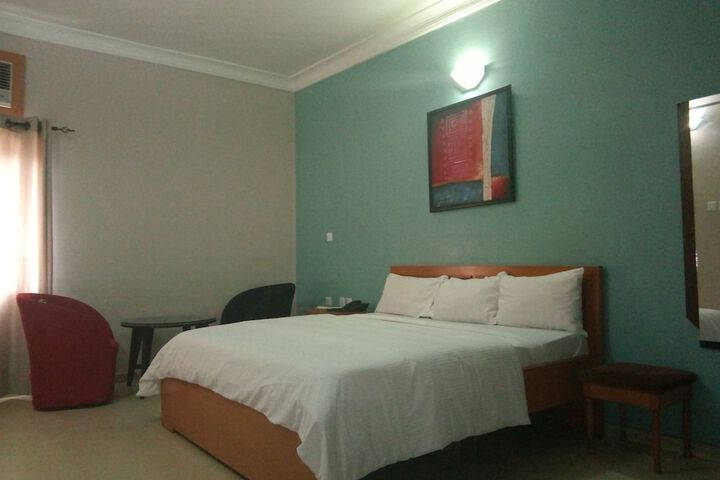 Room 7 of 24