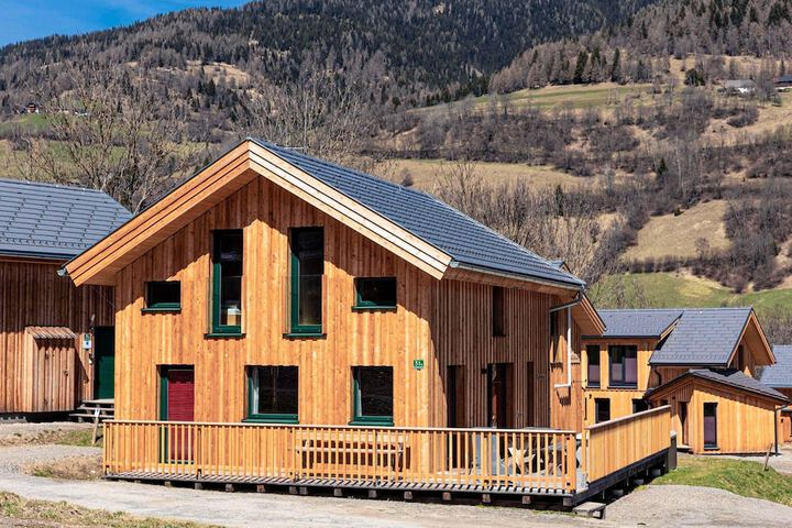 Appealing Chalet With hot tub in Sankt Georgen am Kreischberg
